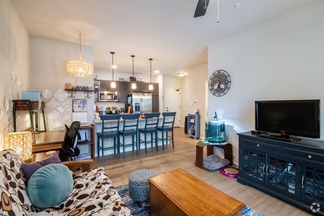 1BR, 1BA - 673SF