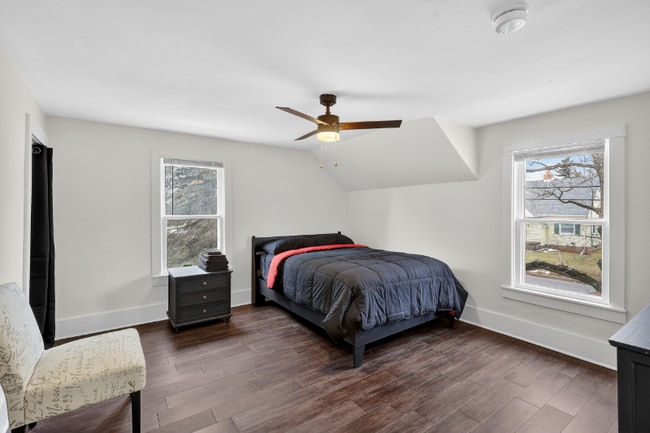 Photo - 430 N Linden St