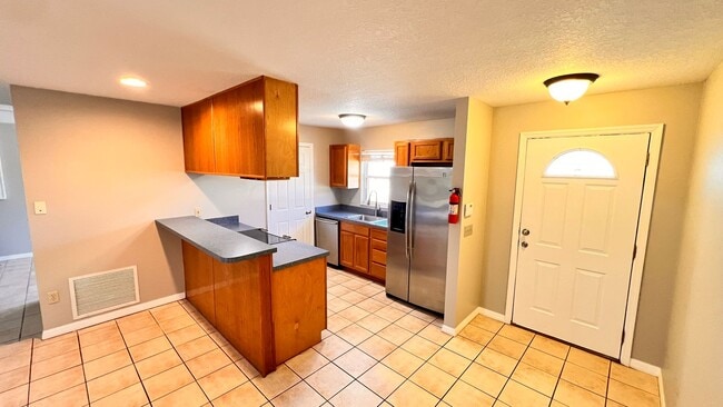 Photo - Charming 2 Bedroom, 1 Bathroom Home in Deltona!!