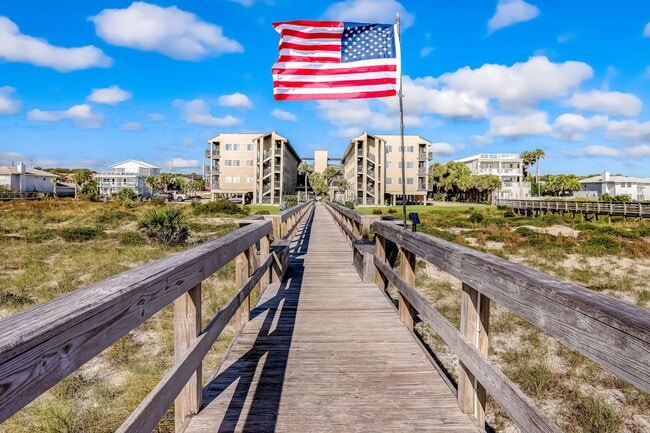 Building Photo - Oceanfront Long-Term Rental at Sand Dollar...