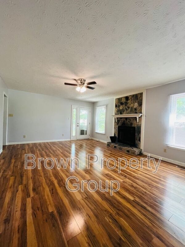 Photo - 121 Sprucepine Dr