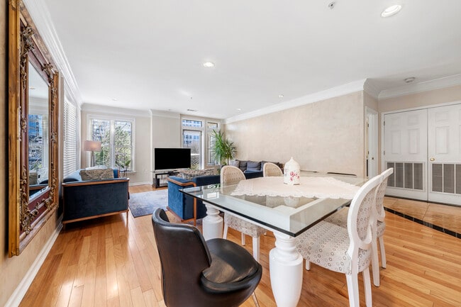 Photo - 3334 Peachtree Rd NE Unit 112