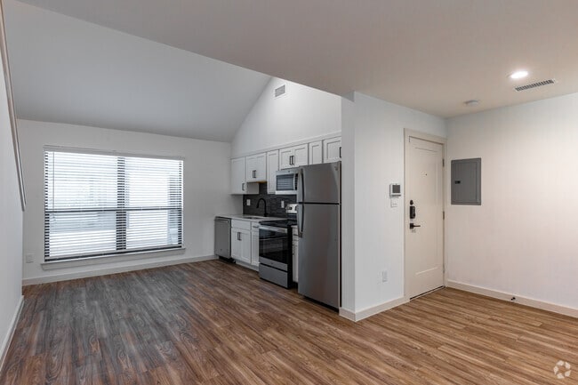 1BR, 1BA - 795SF A6