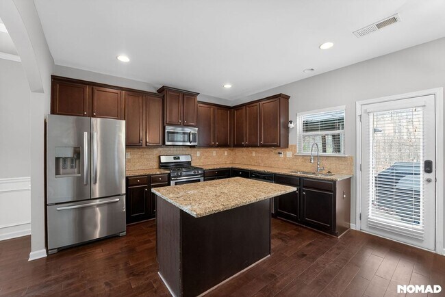 Photo - 1154 Paramount Dr