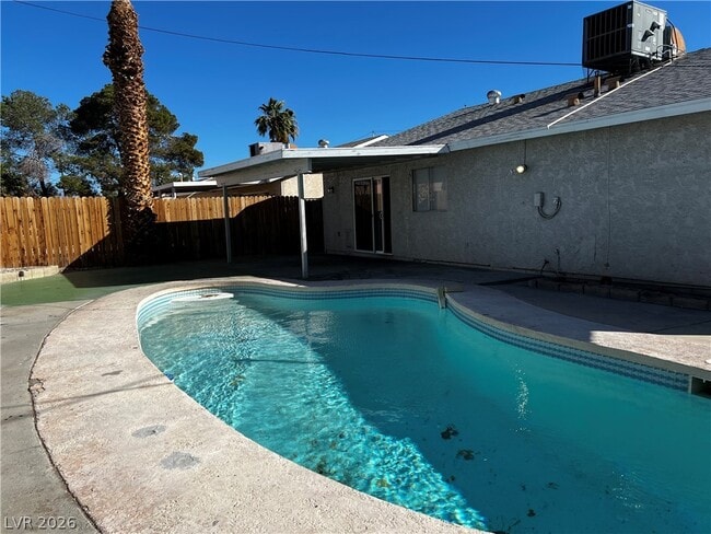 Photo - 2924 Black Forest Dr