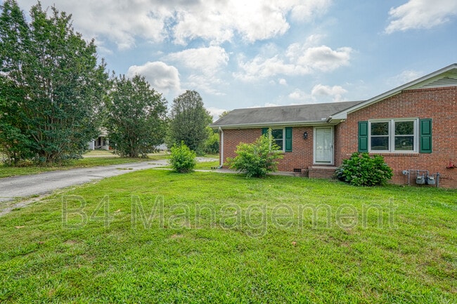 Photo - 835 Archer Rd