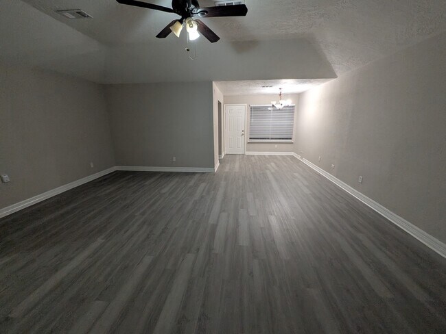 11818 Sawmill Stream Cir