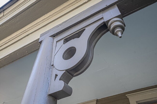 Photo - 1107 E 32nd St