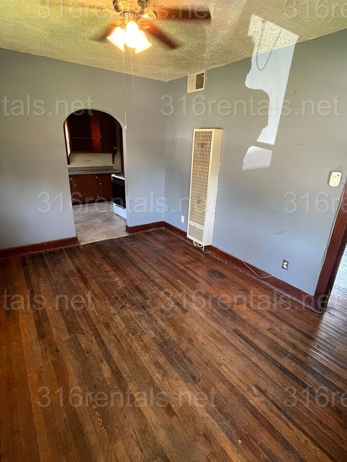 Photo - 112 N Kansas Ave