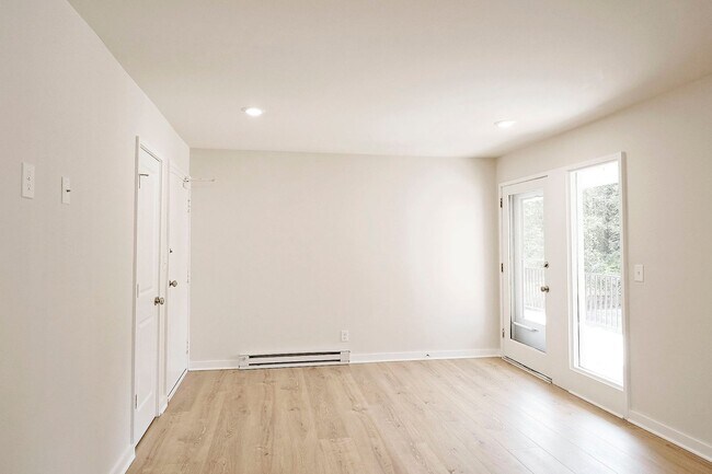 Photo - Renovated UVA Apartment in a Prime Location Near School of Data Science Unit Ivy Rd 2114 #06