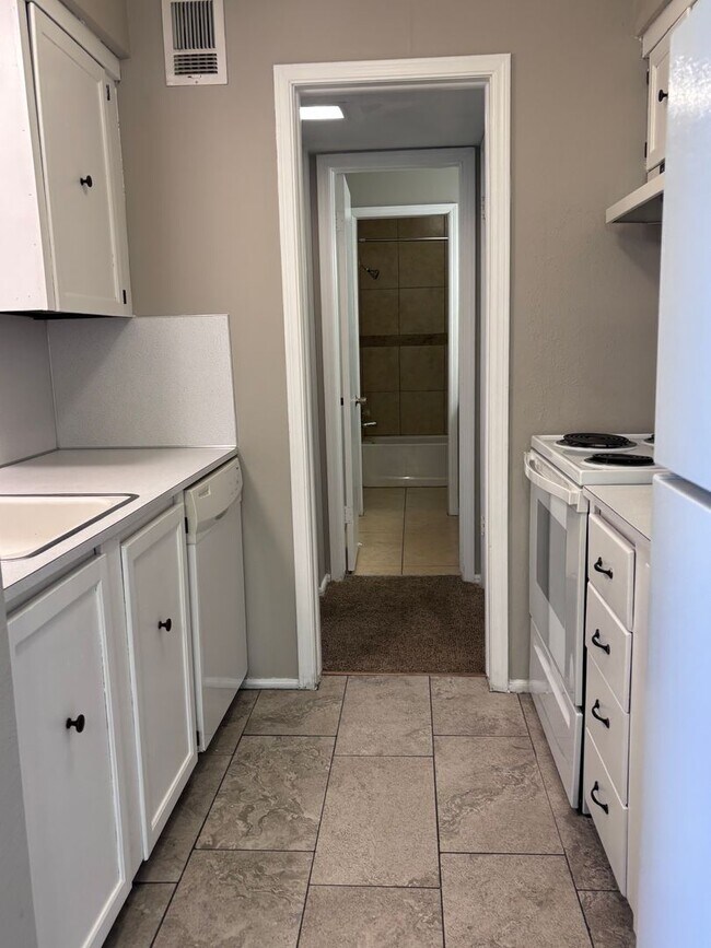 Photo - 1 Bed / 1 Bath at Willow Creek Condos – 68th & Yale $975/month | $975 Security Deposit