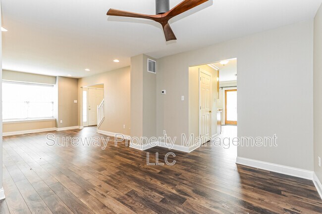 Photo - 1704 Delancey Way