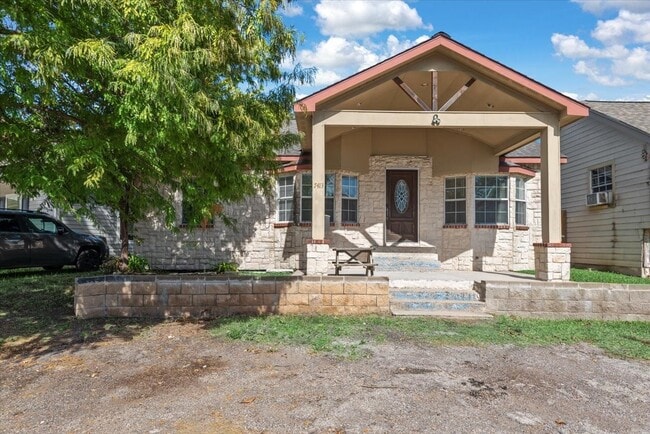 Building Photo - 7413 Dallas St