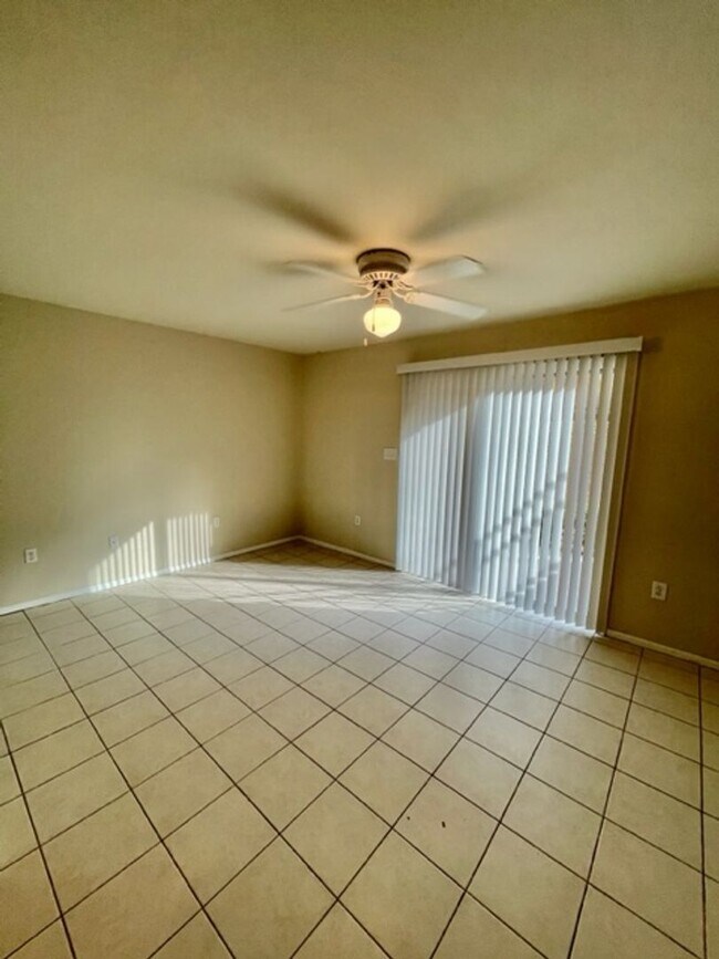 Photo - 1500 Lake Shore Dr