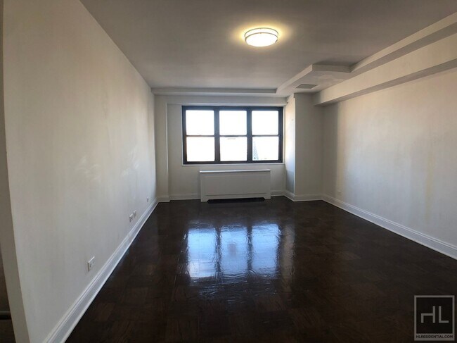 Photo - E 16 ST Unit 15A