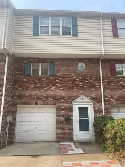 Photo - 320 Station St Townhome