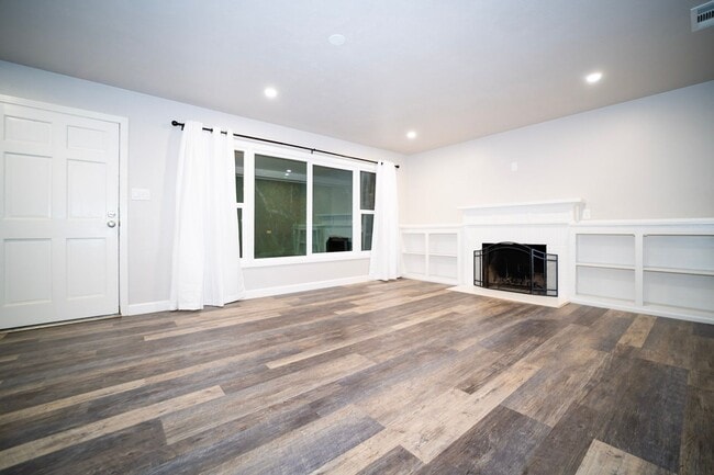 Photo - Adorable Duplex Unit with Attached Garage