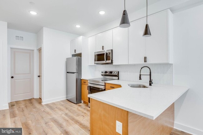 Building Photo - 2528 N 11th St Rental