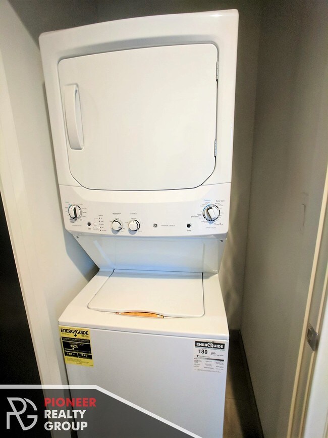 Photo - 2319 N Southport Ave Unit 2319-1S