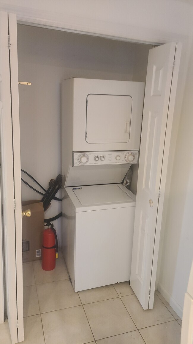 Photo - 348 River Dr