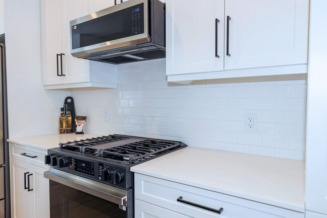 Photo - 320 Lindsay St