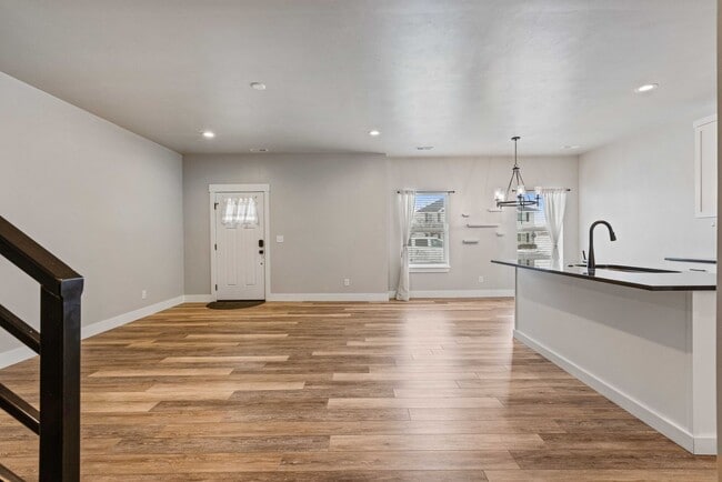 Photo - 2997 Sunburst Dr