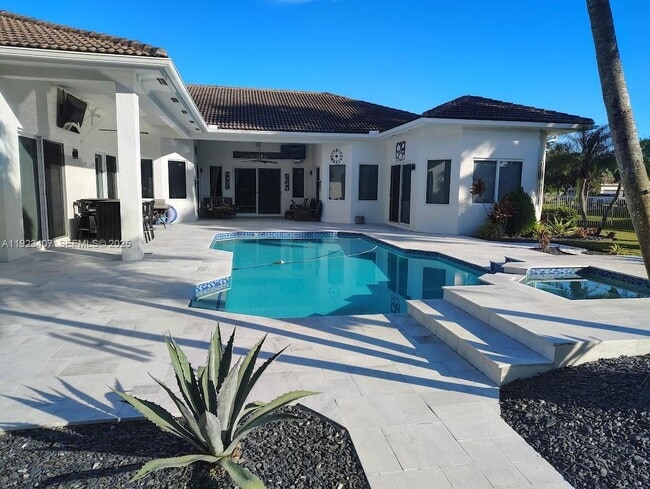 Photo - 15802 SW 15th St