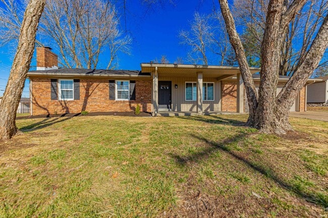 Building Photo - 441 Lawrence Dr