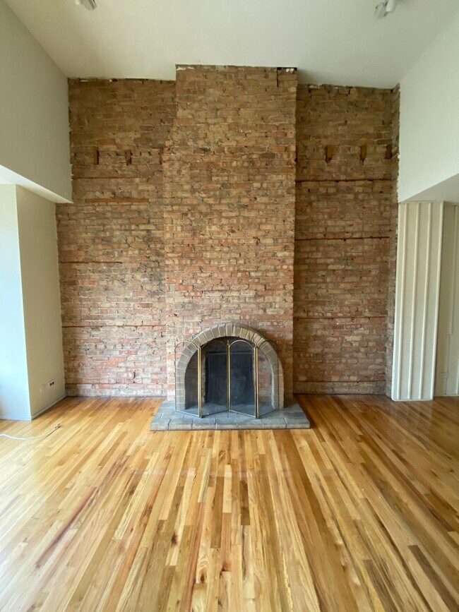 Photo - 606 W Surf St