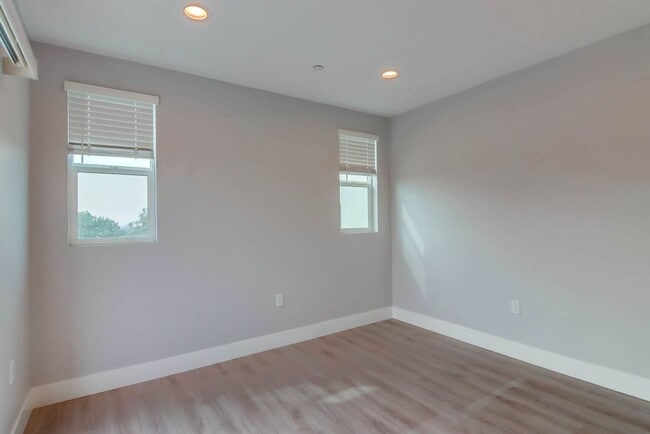 Photo - REZKO - E Street Unit 2796