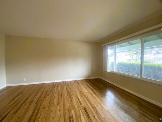 Photo - Lovely 3-bedroom home for rent in Fremont - Sundale!