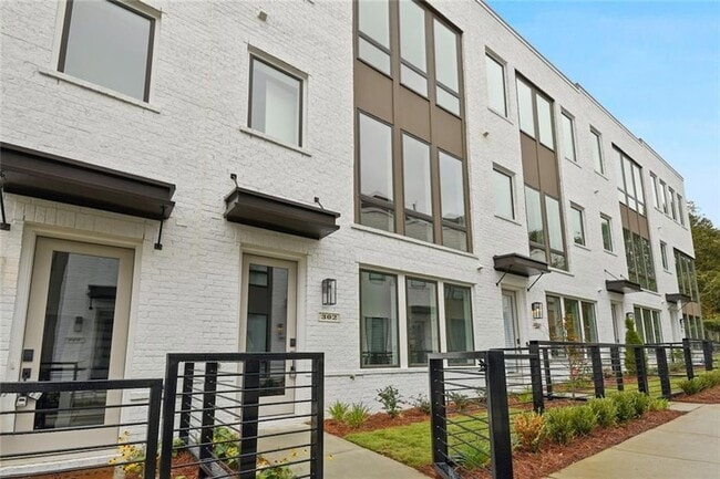 Building Photo - 302 Gibson St SE Rental