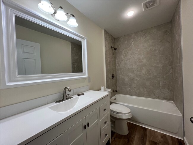 Photo - 436 Shadywood Dr