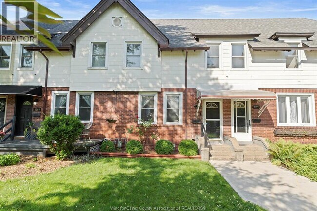 Photo - 1263 Monmouth Rd