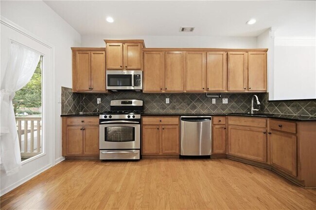Photo - 865 Commonwealth Ave SE
