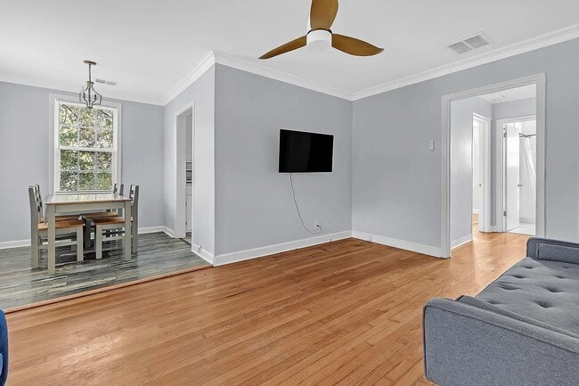 Photo - 2405 Eastwood Ave