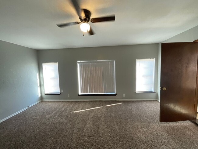 Photo - 3 bed. 1.5 bath 2 living areas