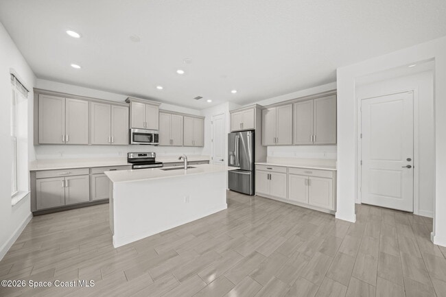 Photo - 640 Veridian Cir NW