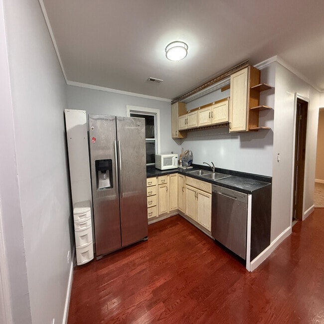 Building Photo - 5351 N Kimball Ave Unit 2