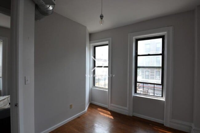 Building Photo - 2 bedroom in BROOKLYN NY 11216 Unit 3 Rental