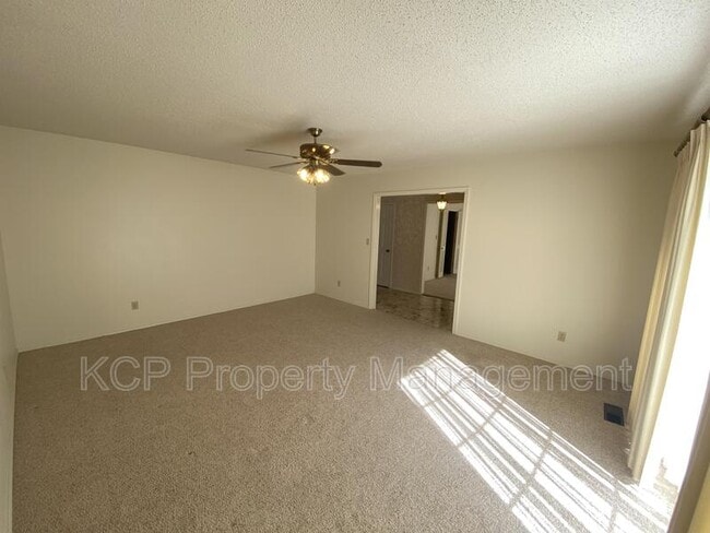 Photo - 7601 Oxford Pl