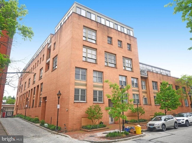 Building Photo - 123 W Barre St Unit 101 Rental