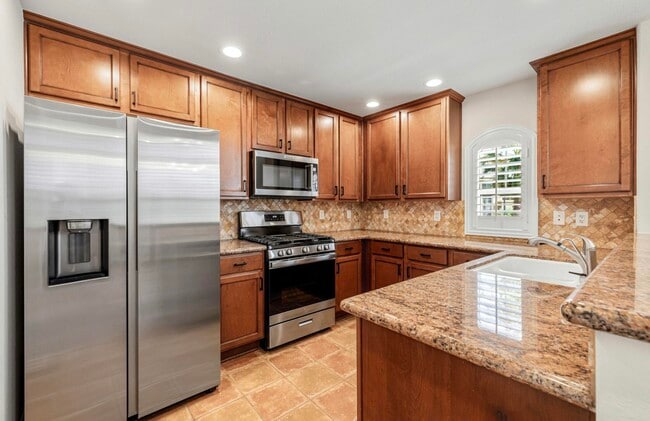 Building Photo - 52241 Rosewood Ln