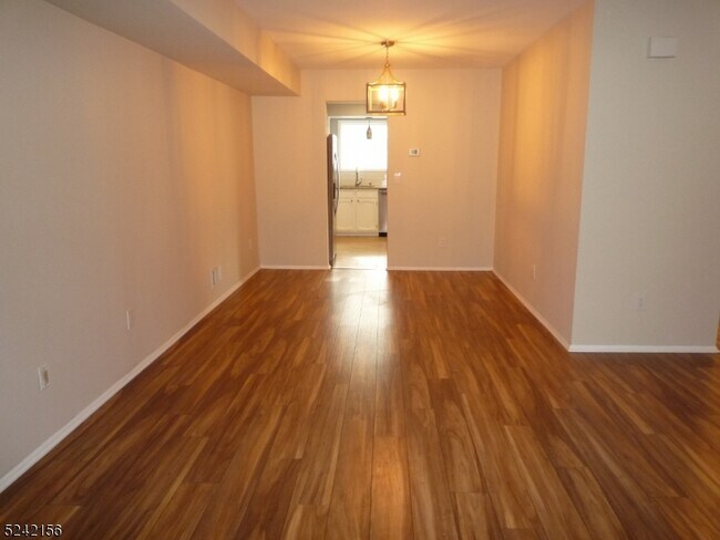 Photo - 388 Cotswold Pl