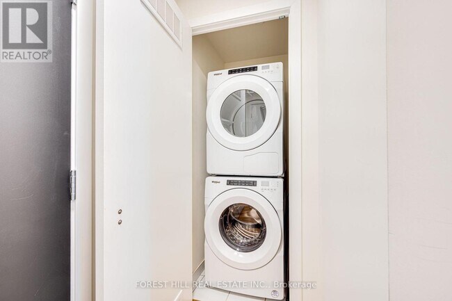 Photo - 840 St Clair Ave W Unit 516