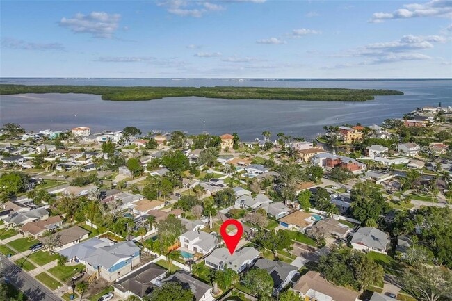 Photo - 5630 Venetian Blvd NE