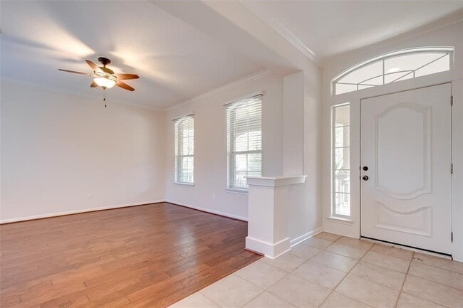 Photo - 34 N Longsford Cir