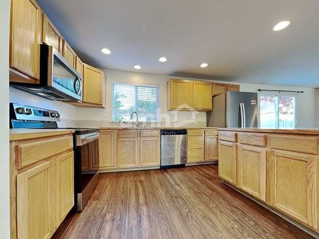 Photo - 809 Mac Ln SE