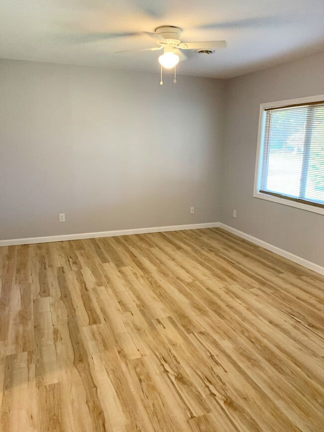 Photo - 2522 Meadowlane Dr