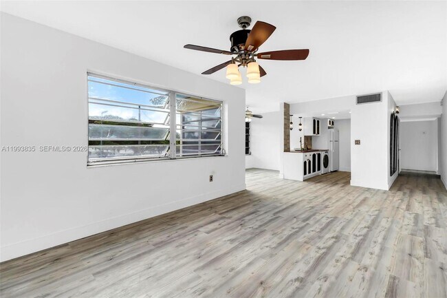 Photo - 285 NE 191st St Unit 2925